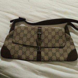 100% Authentic Gucci  handbag ,Offer button please