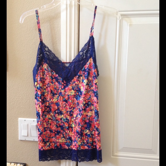 Tank top with lace