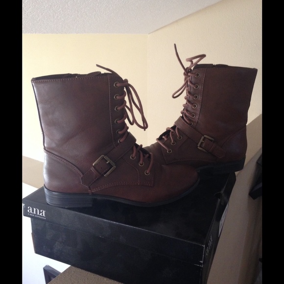A.N.A boots