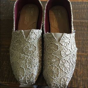 TOMS size 6 Shiny Mettalic