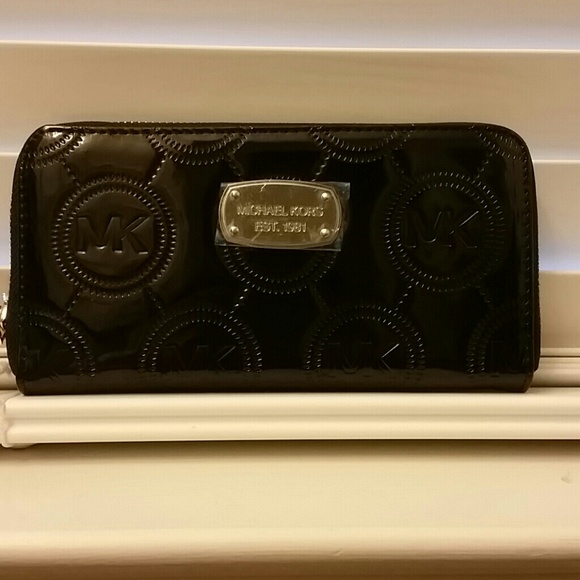 Micheal Kors wallet