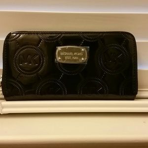 Micheal Kors wallet