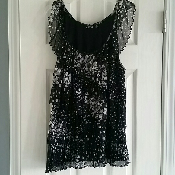 Feminine floral top
