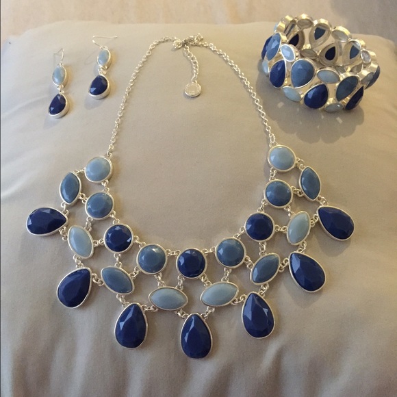 Liz Claiborne Jewelry - Liz Claiborne Jewelry Set
