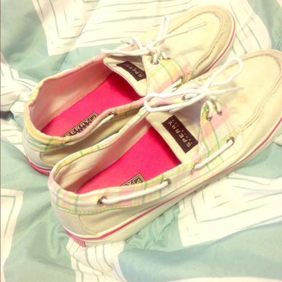 White and pink sperrys