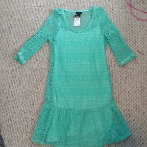 Sea Foam Lace Quarter Sleeve Dress