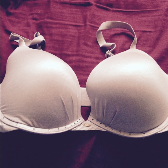 Victoria's Secret bra size 38 D