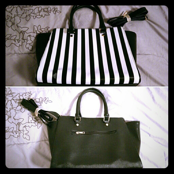 NY&Co. Winged Faux-leather Tote