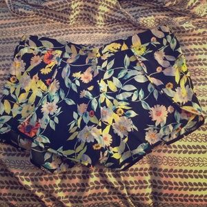 HOLD❤️ Super Comfy Volcom shorts!