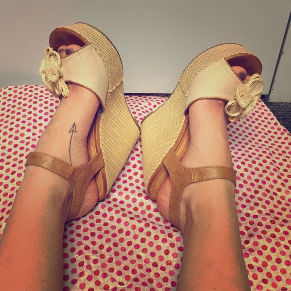 White and leather wedges!