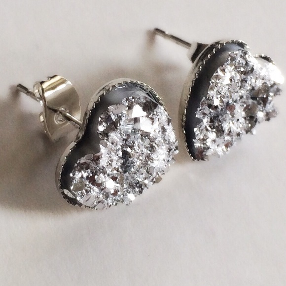 3 for 15🎀silver ore Druzy style heart studs - Picture 3 of 5