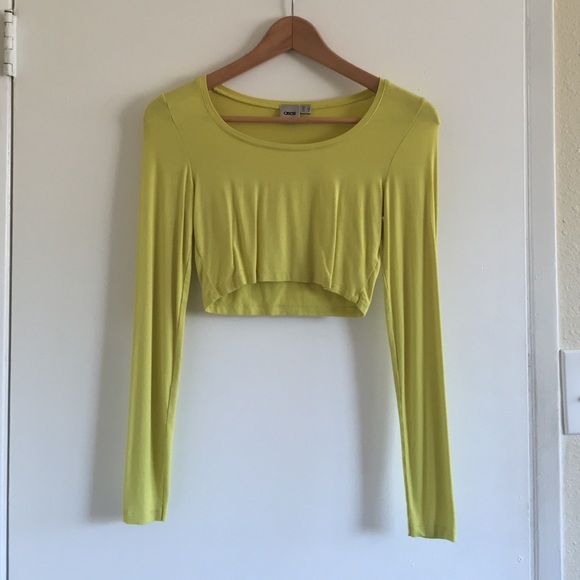 Long sleeve crop top