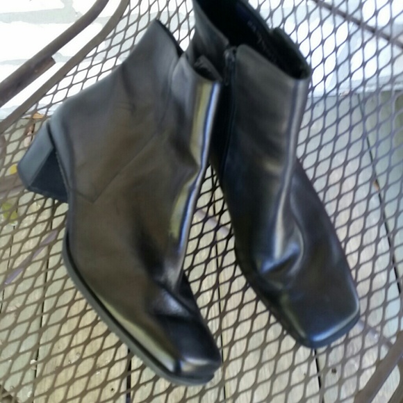 Easy Spirit boots 9W