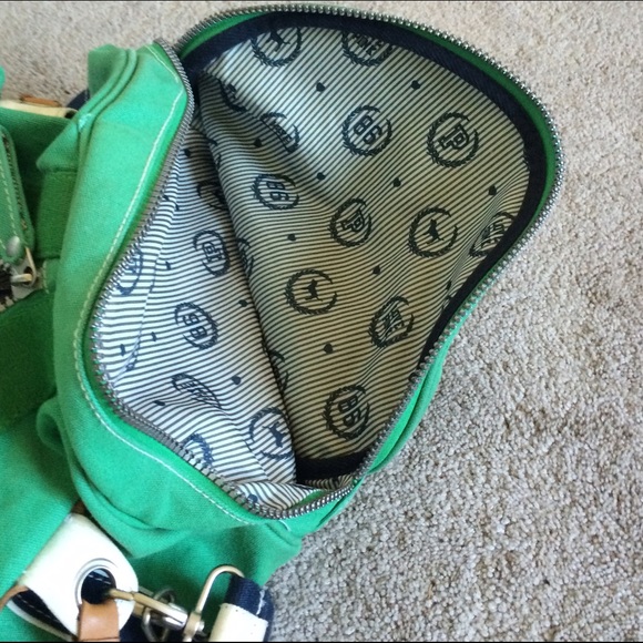 PINK Weekender Bag - Picture 3 of 4