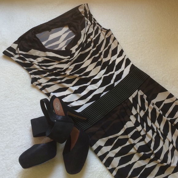 BCBGMaxAzria Dresses & Skirts - BCBGMAXAZRIA Womens Jersey Print Dress