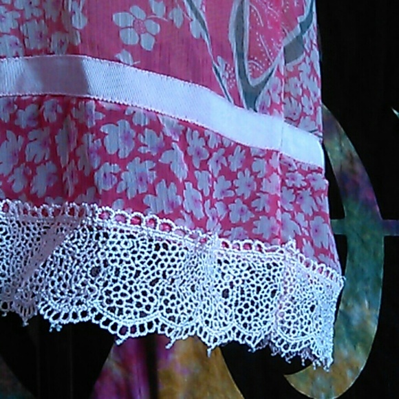 Wet seal coral floral tank crochet trim - Picture 4 of 4