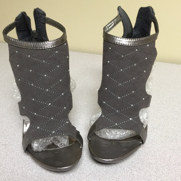 💥Makers Sexy Gray Heels with Bling💥 NWOT