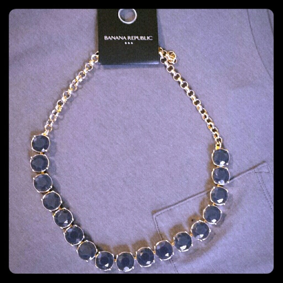 NWT gold necklace with stones