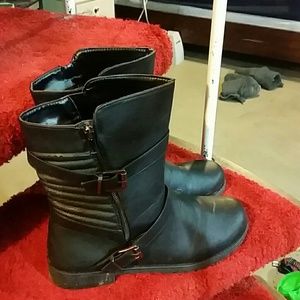 Size 7 combat boots