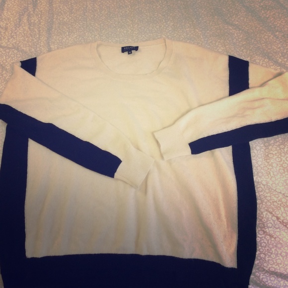 Escada sports 100% cashmere sweather