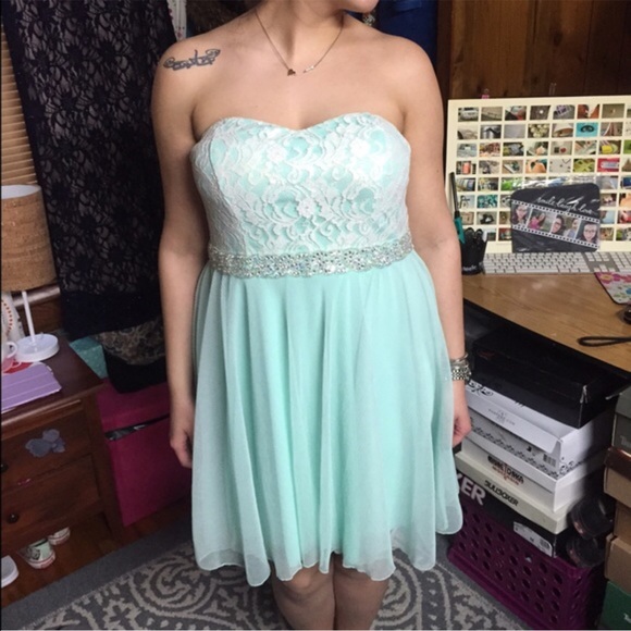 Beautiful blue formal dress offers accepted !