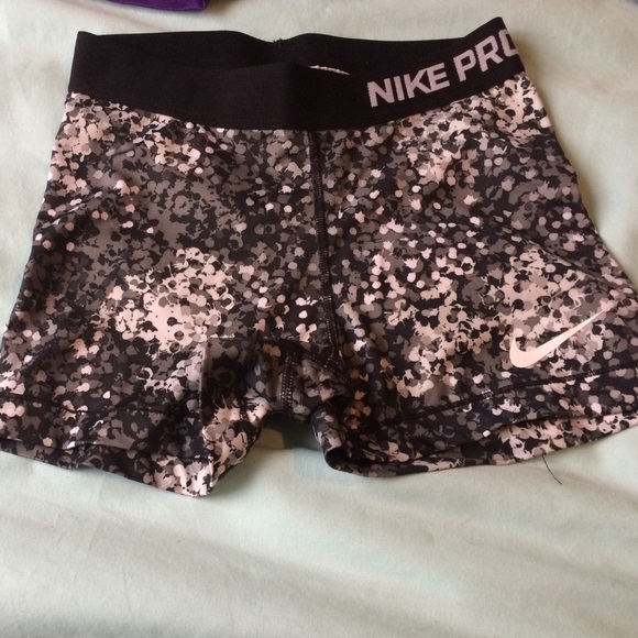 SOLD! Nike pros!