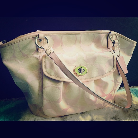 FLASH SALE Pale Pink Coach purse! LIKE NEW