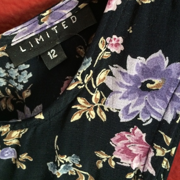 LIMITED A-line dress. Black/floral