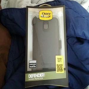 All black Galaxy Note 3 otterbox