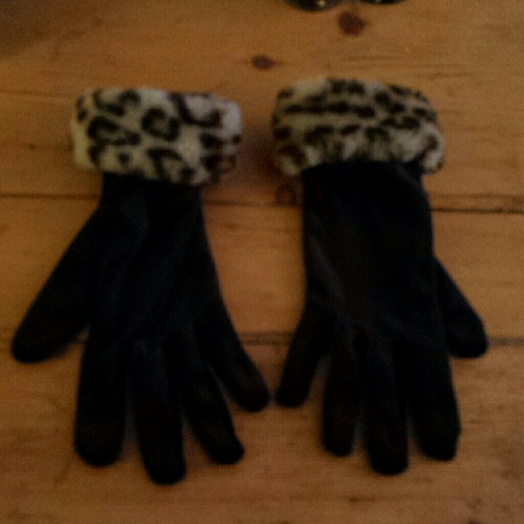 Leopard Gloves