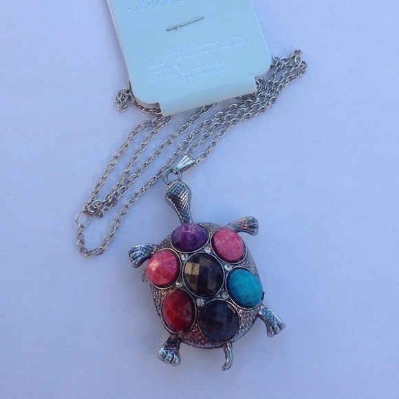 Turtle Necklace - Picture 2 of 4