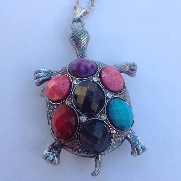 Turtle Necklace - Picture 3 of 4
