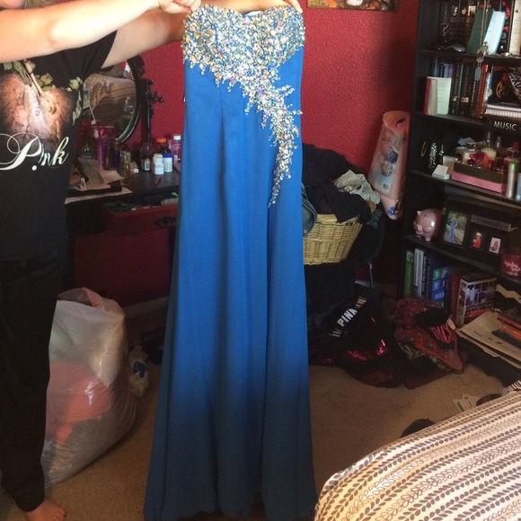 Rhinestone, Jewels, & Sequenced Prom Dress😍 - Picture 2 of 4