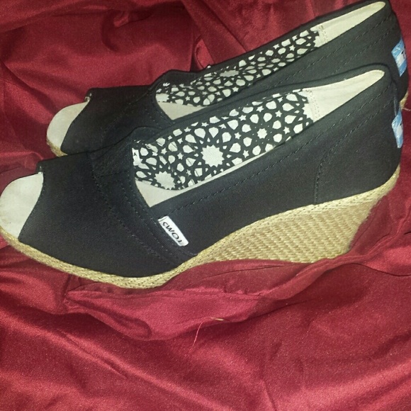 Toms