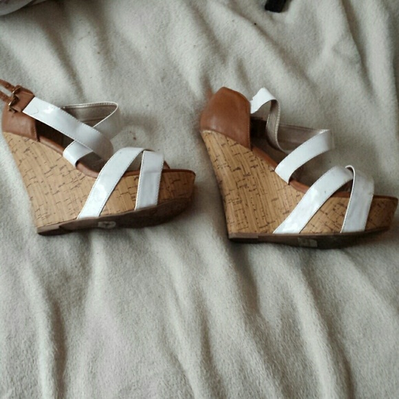 White and brown wedges
