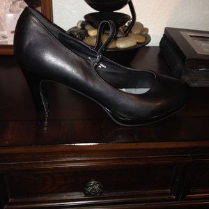 Black Mary Jane heels