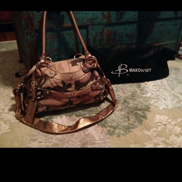 B'Makowsky Gold & Camo Leather Purse!