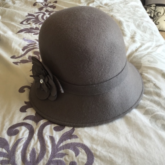 Gray bucket hat