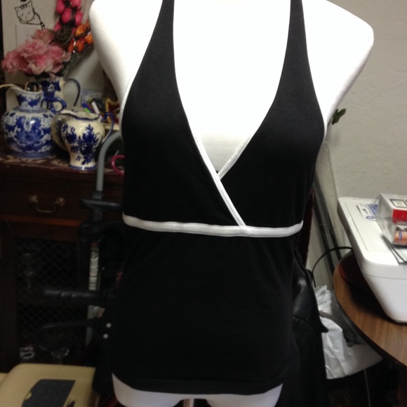 VS Black And white bra Halter top Sz Med 🐼 - Picture 1 of 2