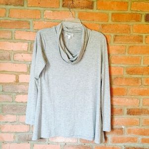 Light grey long sleeve loose shirt