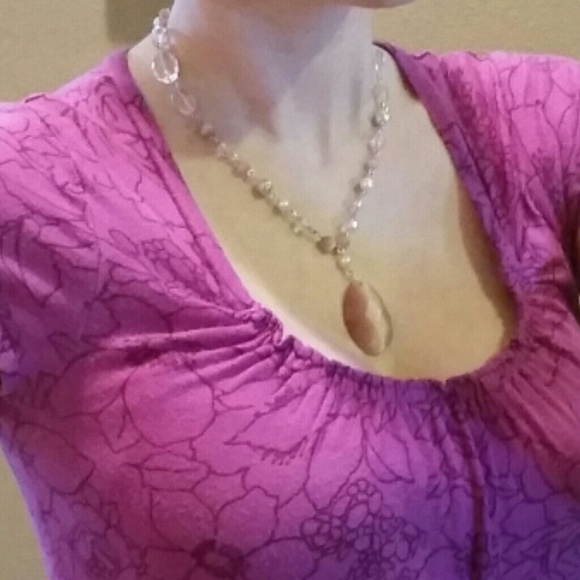 🛍💲NWOT Pink, Silver, & Pearl Pendant Necklace - Picture 3 of 3