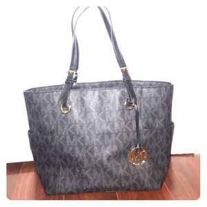 Michael Kors Jet Set Tote