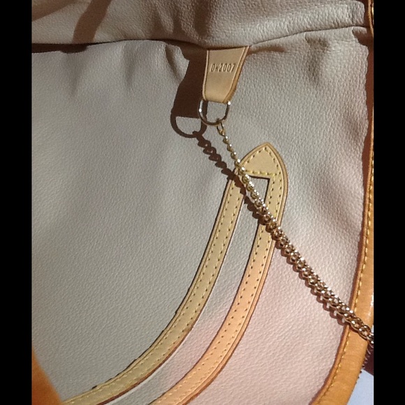 Authentic LV Louis Vuitton GM Bucket - Picture 4 of 4