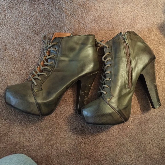 Shoe Dazzle Boots - 💚Shoedazzle platform Army colored Heels💚