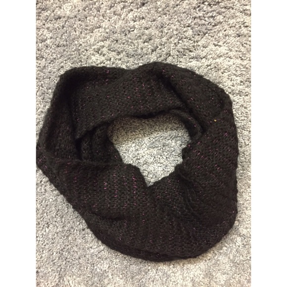 Steve Madden Black and purple infinity scarf