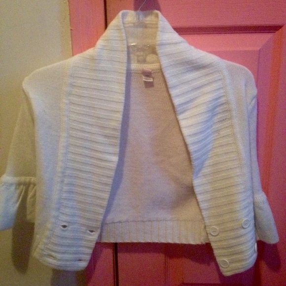 Nice cream three quarter sleeve cardigan