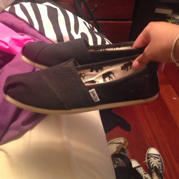 Black toms