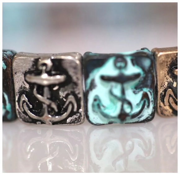 D27 Antiqued Anchor Gold Silver Copper Bracelet - Picture 2 of 3