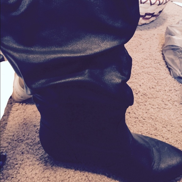 Black leather Boots