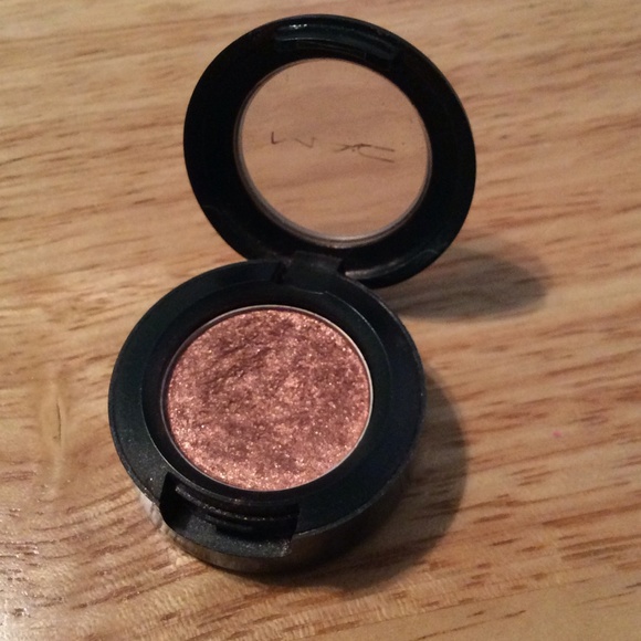 Mac cosmetics - Mythology